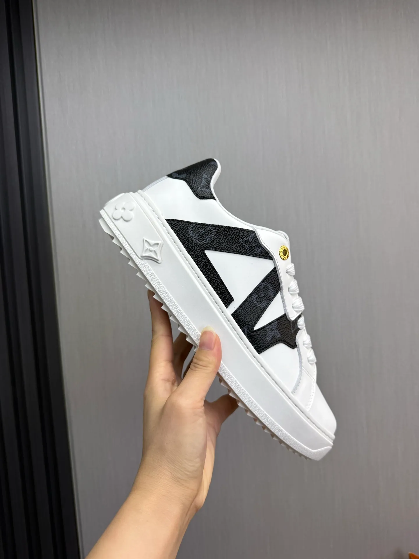 Men's shoes 💰520💰 LOUIS VUITTON [Luden Yiwei] The new trendy Lv is on the market 🎁, casual and fashionable men's shoes 👟 The upper is made of imported silk cowhide + cowhide mesh lining, the original wear-resistant rubber outsole, the version is simple and elegant, exclusive for trendy men. 38-44